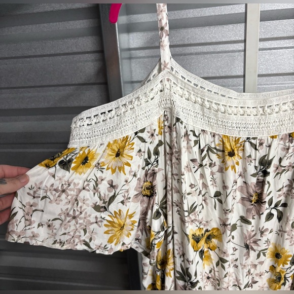 Torrid top - Picture 2 of 3